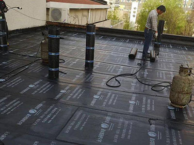 北京廊坊防水分析:钢结构屋面漏水之因并分享防水处理经验