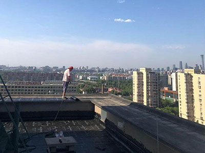 北京廊坊防水公司：斜坡瓦片屋顶漏水防水补漏维修怎么做
